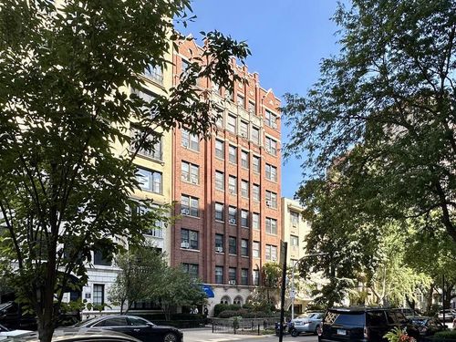 311-434 W Wellington Ave, Chicago, IL, 60657-5835 | Card Image