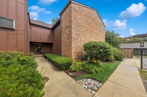 apt-2b-1S055 Spring Rd, Oakbrook Terrace, IL, 60181-4604 | Card Image