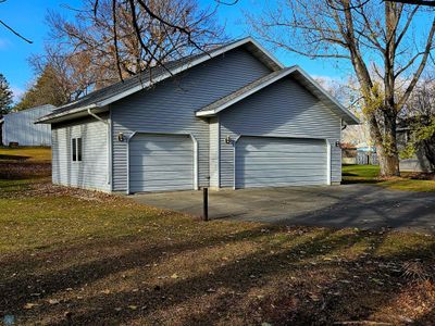 3 Stall Attached Garage with Xtra Large Apron.jpg | Image 2