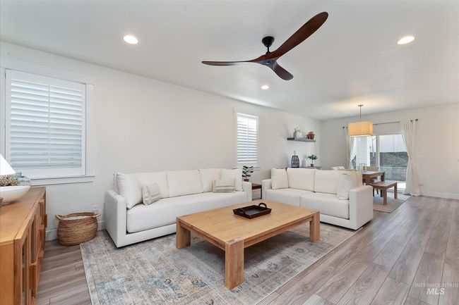 6009 W Riva Capri St, House other with 3 bedrooms, 2 bathrooms and 2 parking in Meridian ID | Image 8