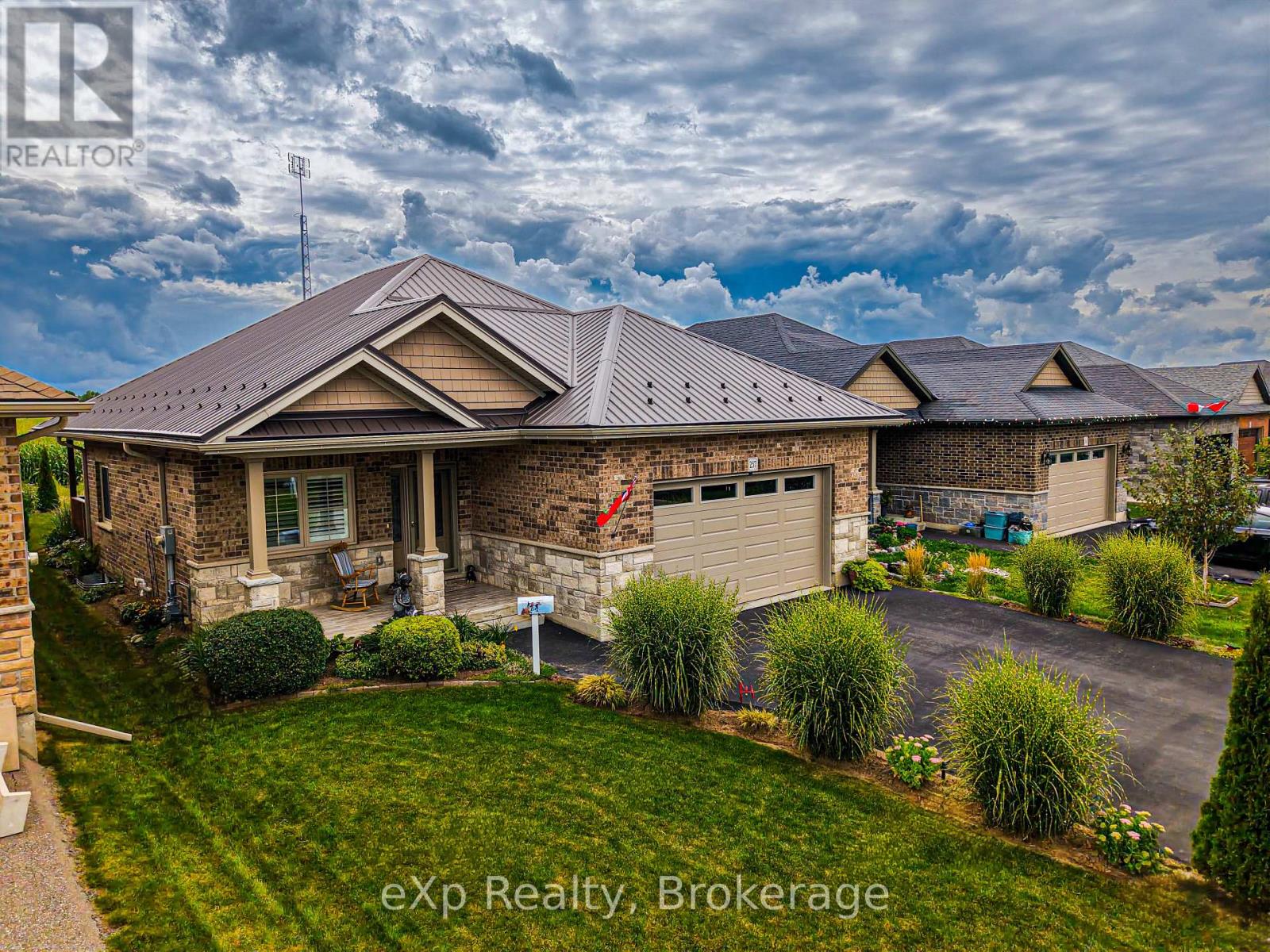 Residential in Norfolk (Simcoe) 4