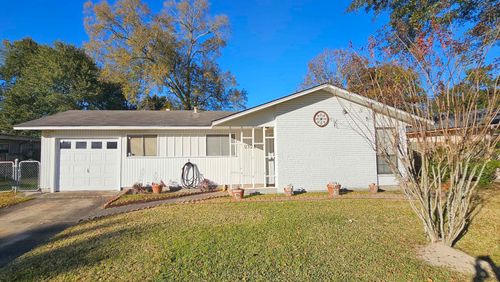 2324 Manley Cir, Orange, TX, 77630-2258 | Card Image