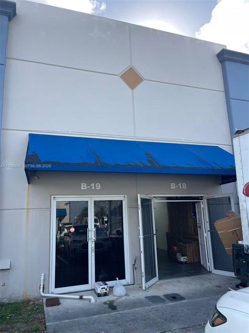 unit-b18-4960 Nw 165th St, Miami Lakes, FL, 33014-6322 | Card Image