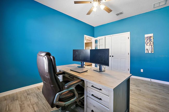 Bedroom/den/office with closet off of Kitchen | Image 22