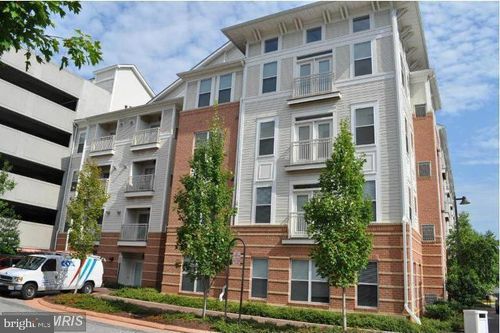 apt-247-2765 Centerboro Dr, VIENNA, VA, 22181-6193 | Card Image