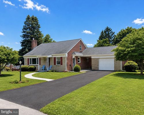 4 Edgehill Dr, LANCASTER, PA, 17603-6604 | Card Image