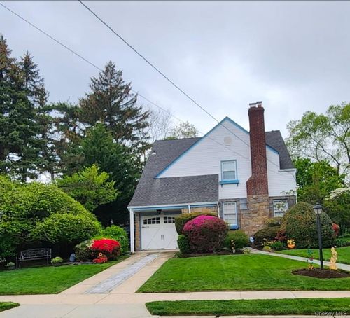 35 Hanson Pl, Malverne, NY, 11565-2258 | Card Image
