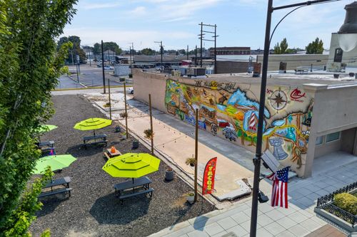 422 S 6th St, Sunnyside, WA, 98944-1412 | Card Image