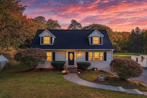 109 Sherburne Ave, Tyngsboro, MA, 01879-2104 | Card Image