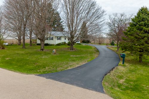 19332 1950 East St, Princeton, IL, 61356-9484 | Card Image