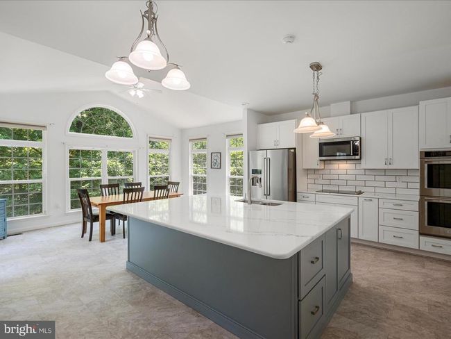 48 Patapsco Cir, House other with 5 bedrooms, 4 bathrooms and null parking in FALLING WATERS WV | Image 5