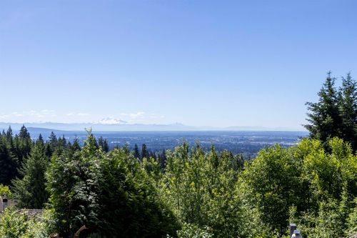 3032 Maplewood Crt, Coquitlam, BC, V3E3P3 | Card Image