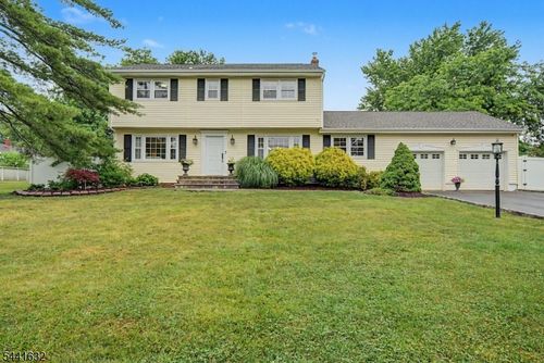 25 Lord Stirling Dr, Parsippany, NJ, 07054-4349 | Card Image