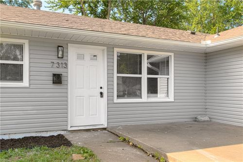 7313 E 108th Dr, Kansas City, MO, 64134-2903 | Card Image