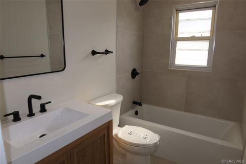 93 4th Ave, East Rockaway, NY, 11518-2013 | Card Image