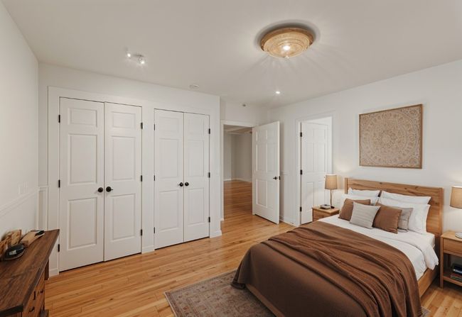 Bath for primary bedroom | Image 25