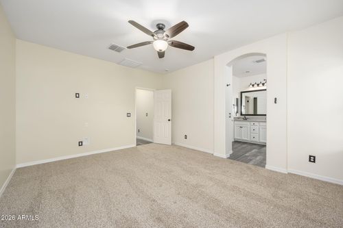 538 W Gum Tree Ave, San Tan Valley, AZ, 85140-8055 | Card Image