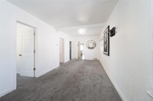 37 Omar St, Pontiac, MI, 48342-2427 | Card Image