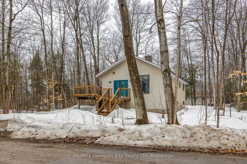 2 Belle Vue Ave, Tiny, ON, L9M0H5 | Card Image