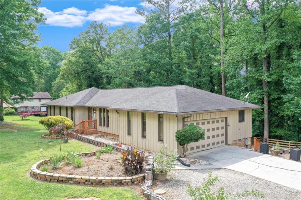 Mulligan Cir, Lawrenceville, GA 30043