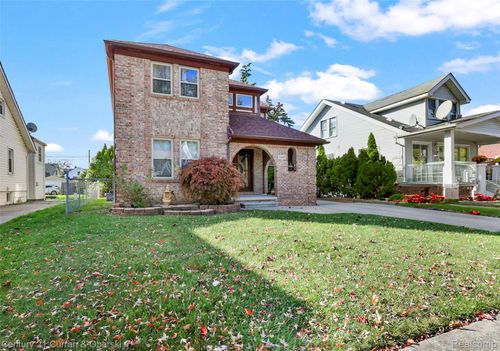 7449 Williamson St, Dearborn, MI, 48126-1462 | Card Image