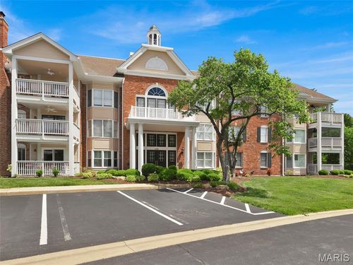 206-208 Ambridge Ct, Chesterfield, MO, 63017-9510 | Card Image