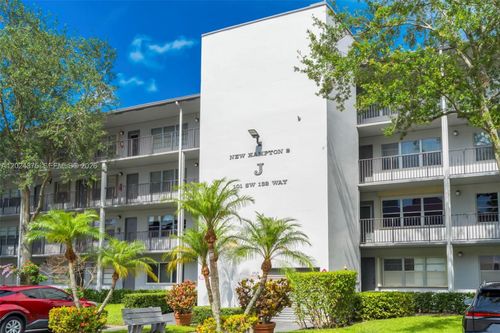 315j-101 Sw 132nd Way, Pembroke Pines, FL, 33027-2069 | Card Image