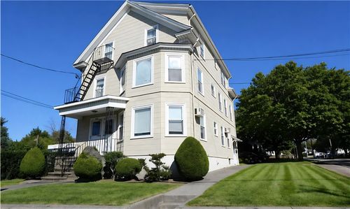 2-495 Broad St, Cumberland, RI, 02864-7827 | Card Image