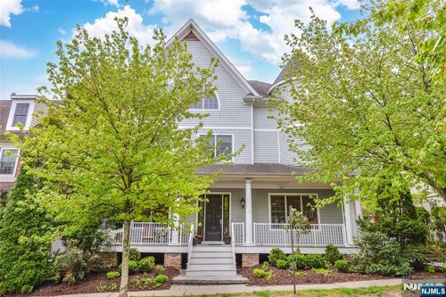 3 Christopher Ct, Montclair, NJ, 07042-4233 | Card Image