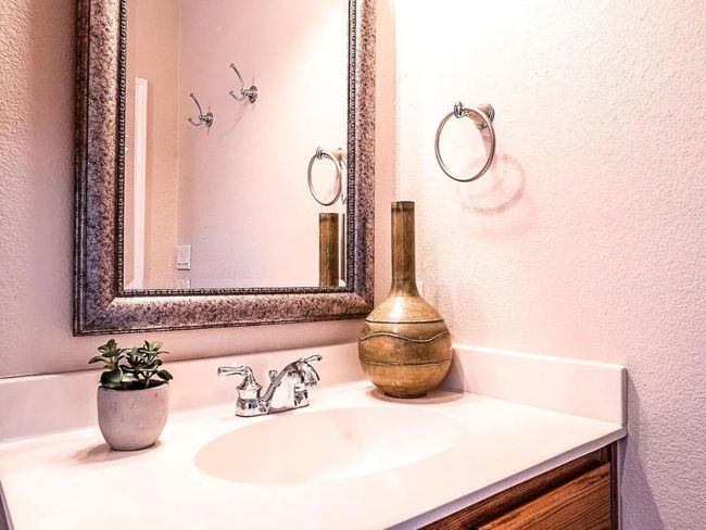 16308 Lake Loop, House other with 4 bedrooms, 4 bathrooms and 4 parking in Austin TX | Image 37