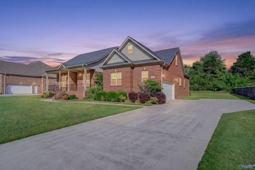 230 Twin Lakes Dr, New Market, AL, 35761-7646 | Card Image