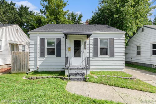 18565 Kenosha St, Harper Woods, MI, 48225-2125 | Card Image