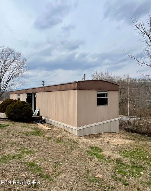372 Longmire Rd, Clinton, TN, 37716-2610 | Card Image