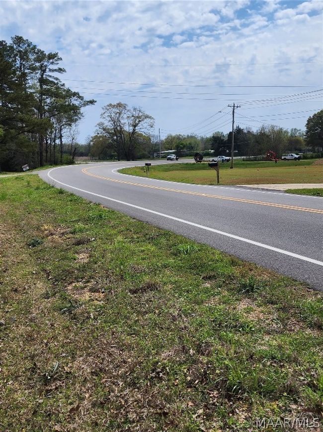 1432 Ingram Rd, House other with 4 bedrooms, 2 bathrooms and null parking in Elmore AL | Image 8