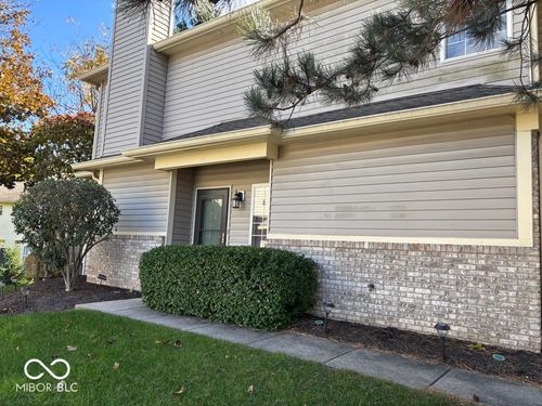 1012 Grovewood Dr, Beech Grove, IN, 46107-2485 | Card Image