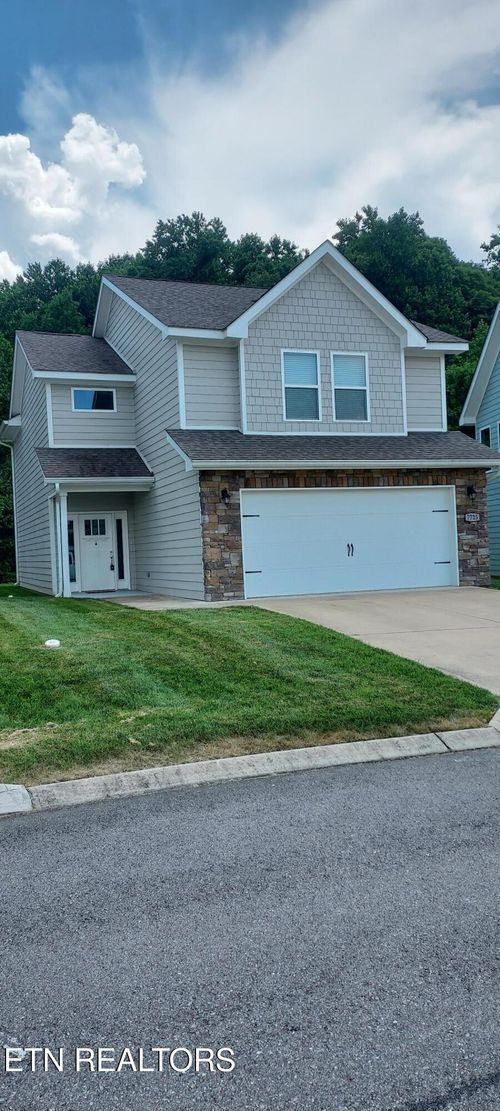 7725 Train Station Way, Knoxville, TN, 37931-4074 | Card Image