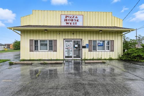325 E Center St, Bellevue, OH, 44811-1406 | Card Image