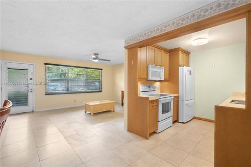 g1-2301 Lucaya Ln, Coconut Creek, FL, 33066 | Card Image