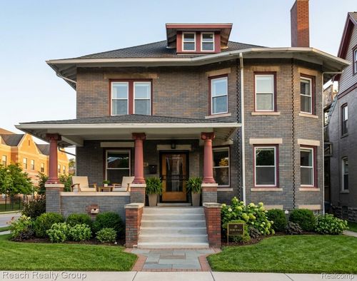 324 Eliot St, Detroit, MI, 48201-2429 | Card Image