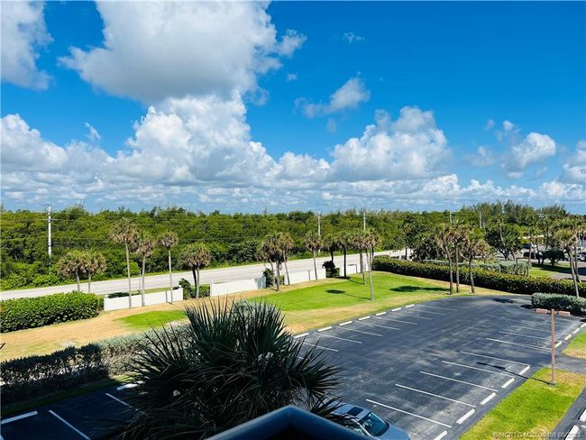 APT-401 - 10044 Ocean Dr, Condo with 3 bedrooms, 2 bathrooms and null parking in Jensen Beach FL | Image 37