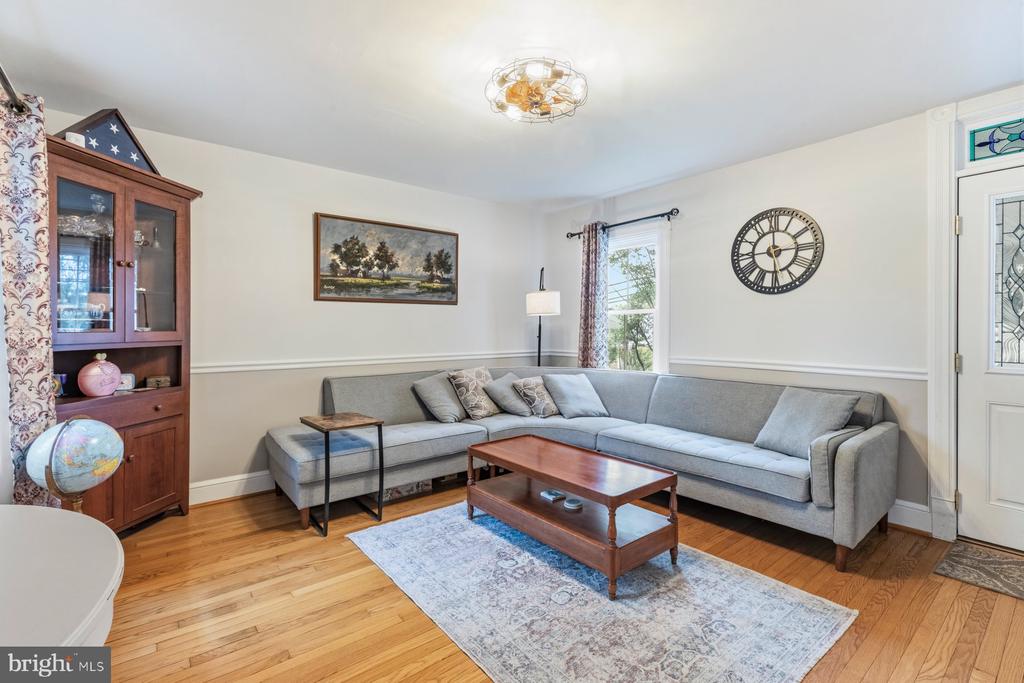 Residential in LAUREL 4