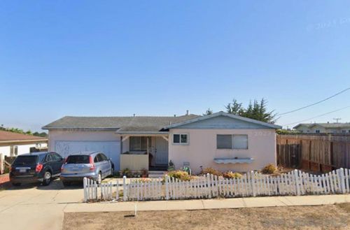 271 Grant St, Marina, CA, 93933-3903 | Card Image