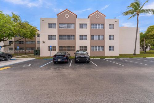 apt-107-6065 Nw 186th St, Hialeah, FL, 33015-6070 | Card Image