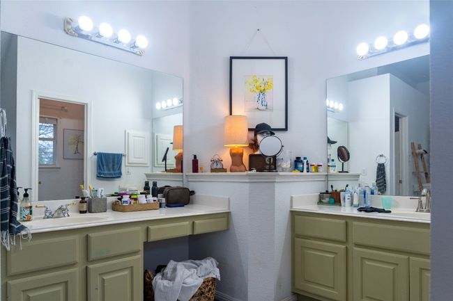 Full bath with vanity | Image 33