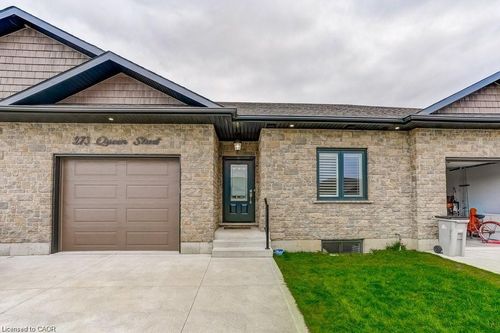 273 Queen St, Atwood, ON, N0G1B0 | Card Image