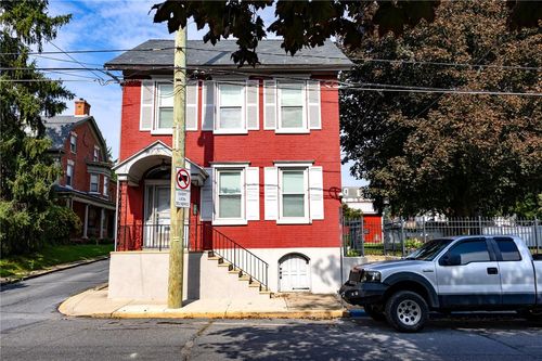 123 Front St, CATASAUQUA, PA, 18032-1941 | Card Image