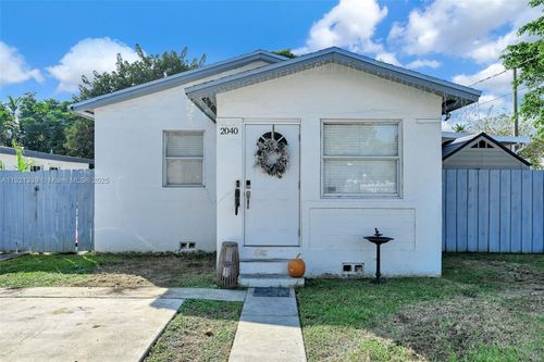 2040 Nw 34th St, Miami, FL, 33142-5481 | Card Image