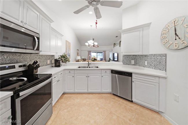 APT-2528 - 2760 Cypress Trace Cir, Condo with 2 bedrooms, 2 bathrooms and null parking in NAPLES FL | Image 5