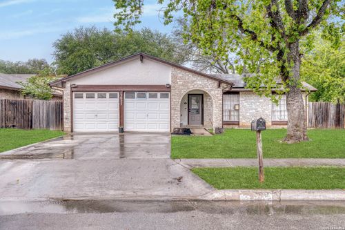 12027 Wilderness Trl, Live Oak, TX, 78233-4238 | Card Image