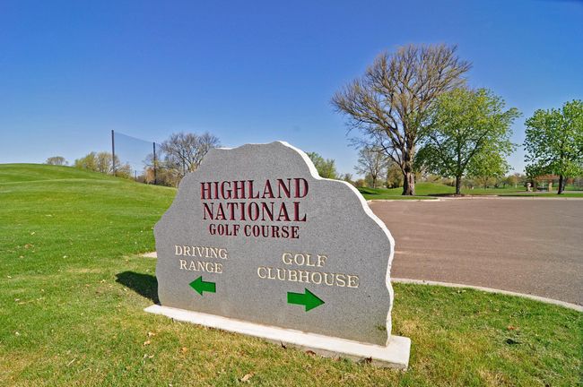 Highland National Golf Course in the neighborhood | Image 25